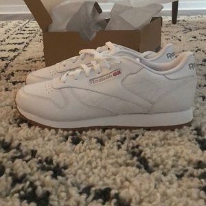 Reebok Classics Gum Sole 👟 Women's 9 NWB